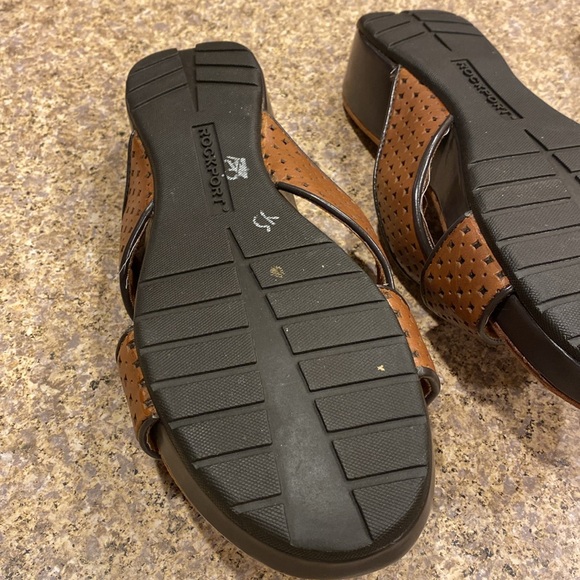 Rockport AdiPrene by Adidas Brown Sandals 7.5 With FLAWS Loose Threads etc. - Picture 16 of 17